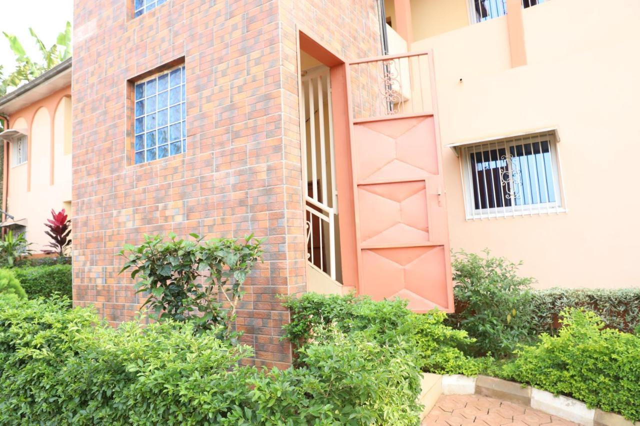Appartamento Vegas House Yaoundé Esterno foto